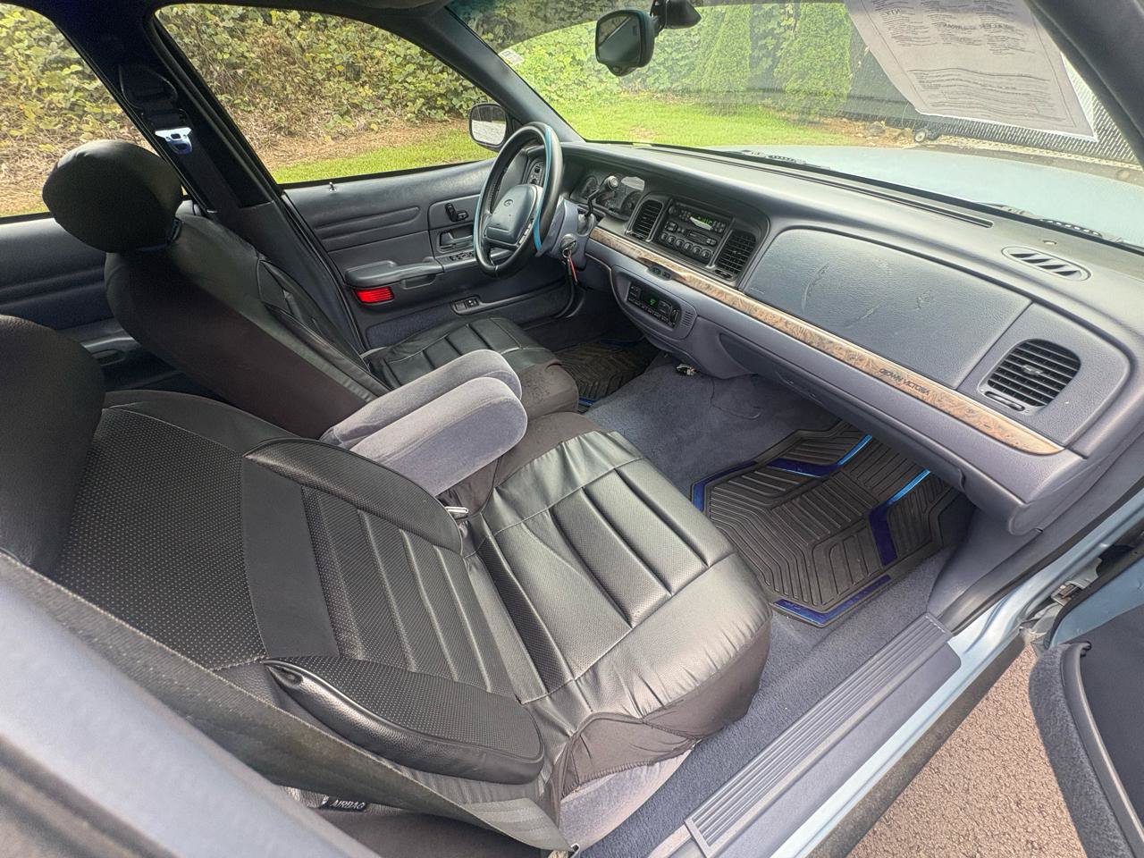 Used 1999 Ford Crown Victoria LX RWD image 13