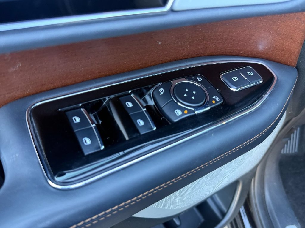 Certified 2023 Lincoln Navigator L Black Label AWD/4WD image 16