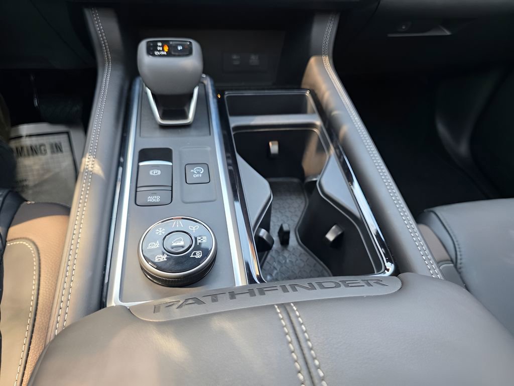 Used 2025 Nissan Pathfinder Platinum w/ Cargo Package image 29