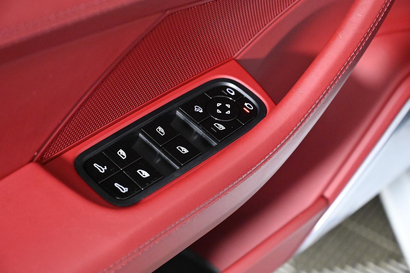 Used 2020 Porsche Panamera GTS image 30