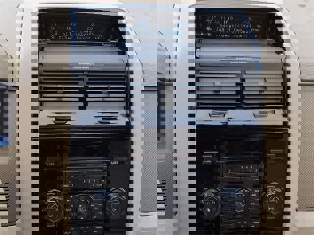 Used 2010 Ford Escape Limited image 28