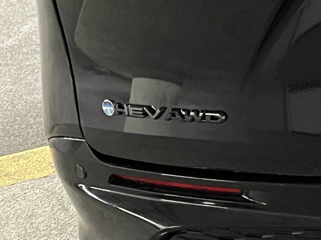 Used 2025 Toyota Sienna XSE image 38