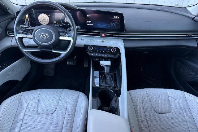 Used 2021 Hyundai Elantra Limited FWD image 16