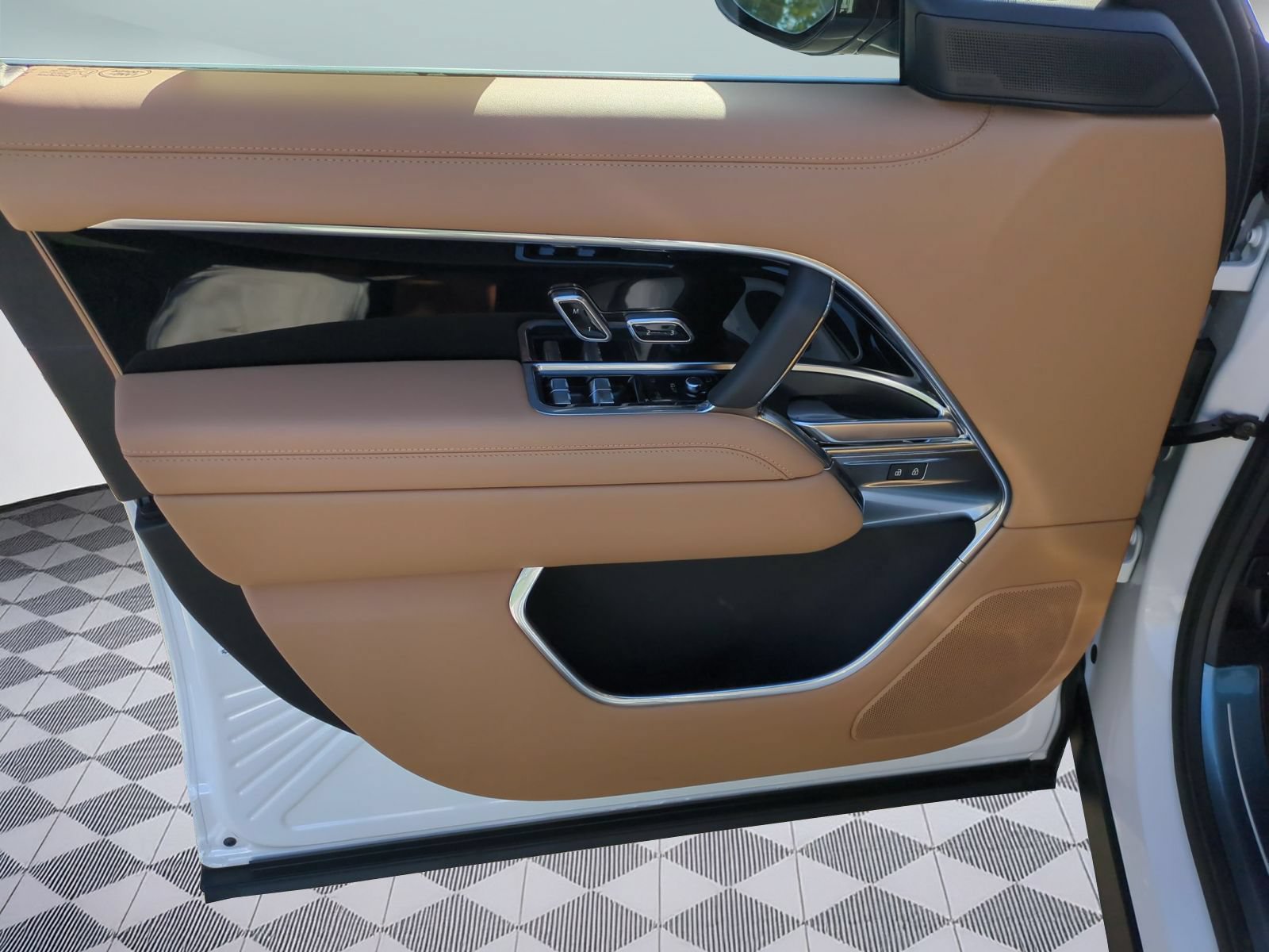 New 2026 Land Rover Range Rover SE AWD/4WD image 11