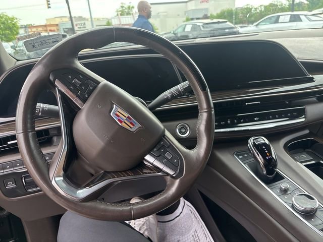 Certified 2022 Cadillac Escalade ESV Premium Luxury w/ Performance Package AWD/4WD image 5