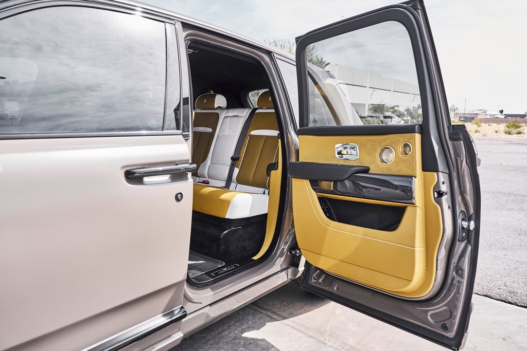 Used 2026 Rolls-Royce Cullinan Black Badge image 31