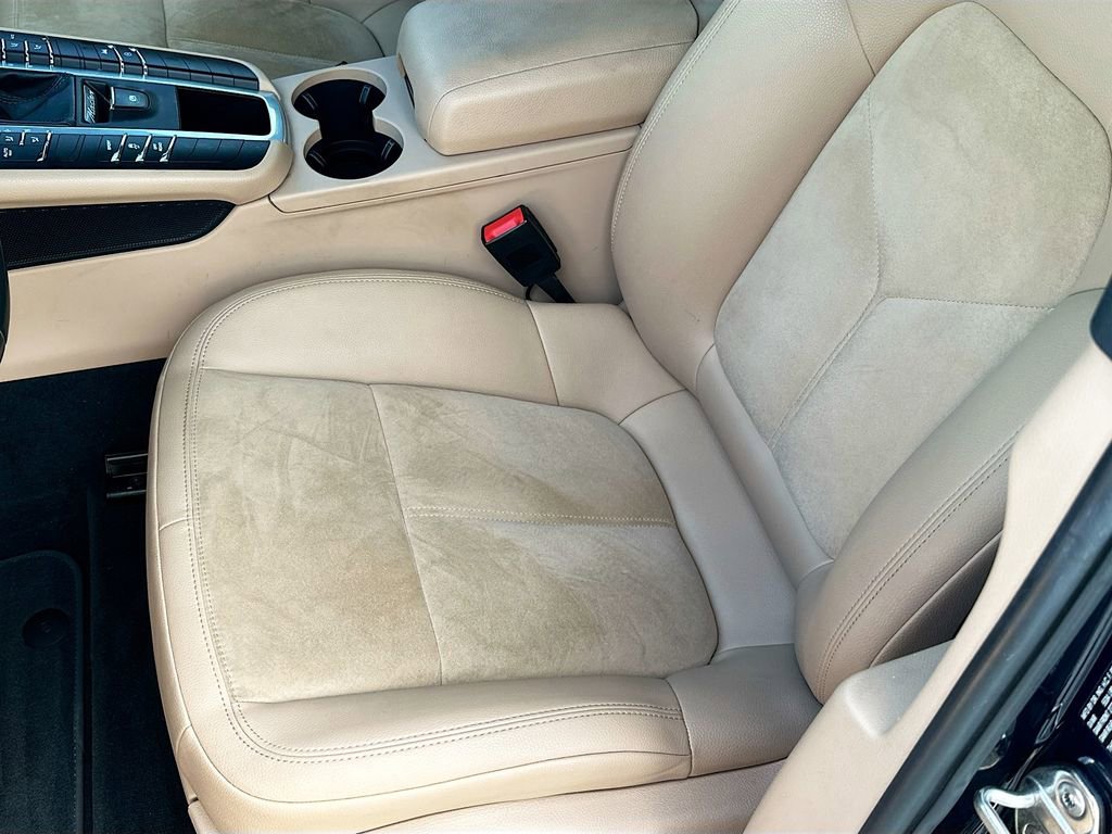 Used 2021 Porsche Macan image 25