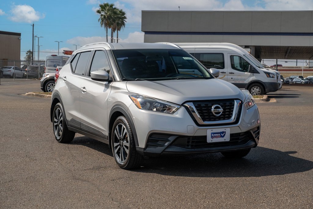 Used 2018 Nissan Kicks SV image 1
