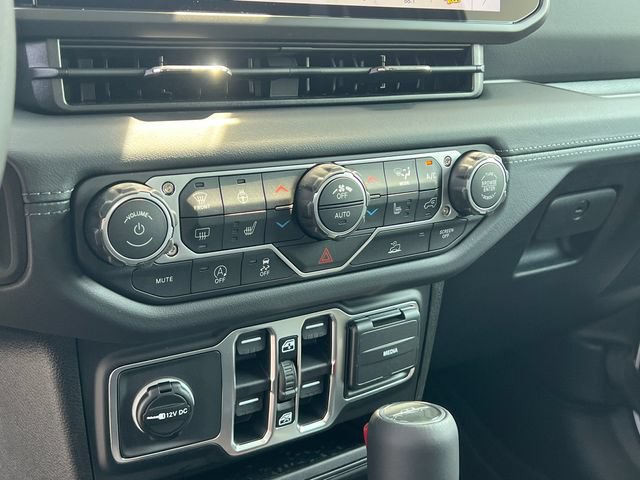 New 2026 Jeep Gladiator Sport AWD/4WD image 19
