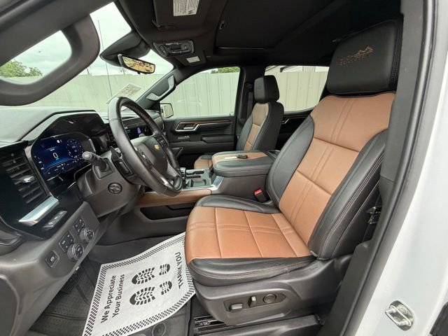 Used 2023 Chevrolet Silverado 1500 High Country w/ High Country Premium Package AWD/4WD image 17