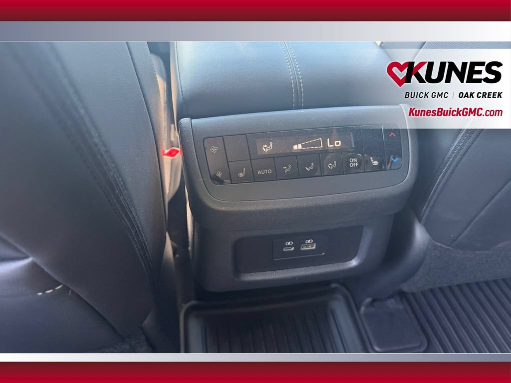 Used 2024 Nissan Pathfinder SL w/ SL Premium Package AWD/4WD image 33