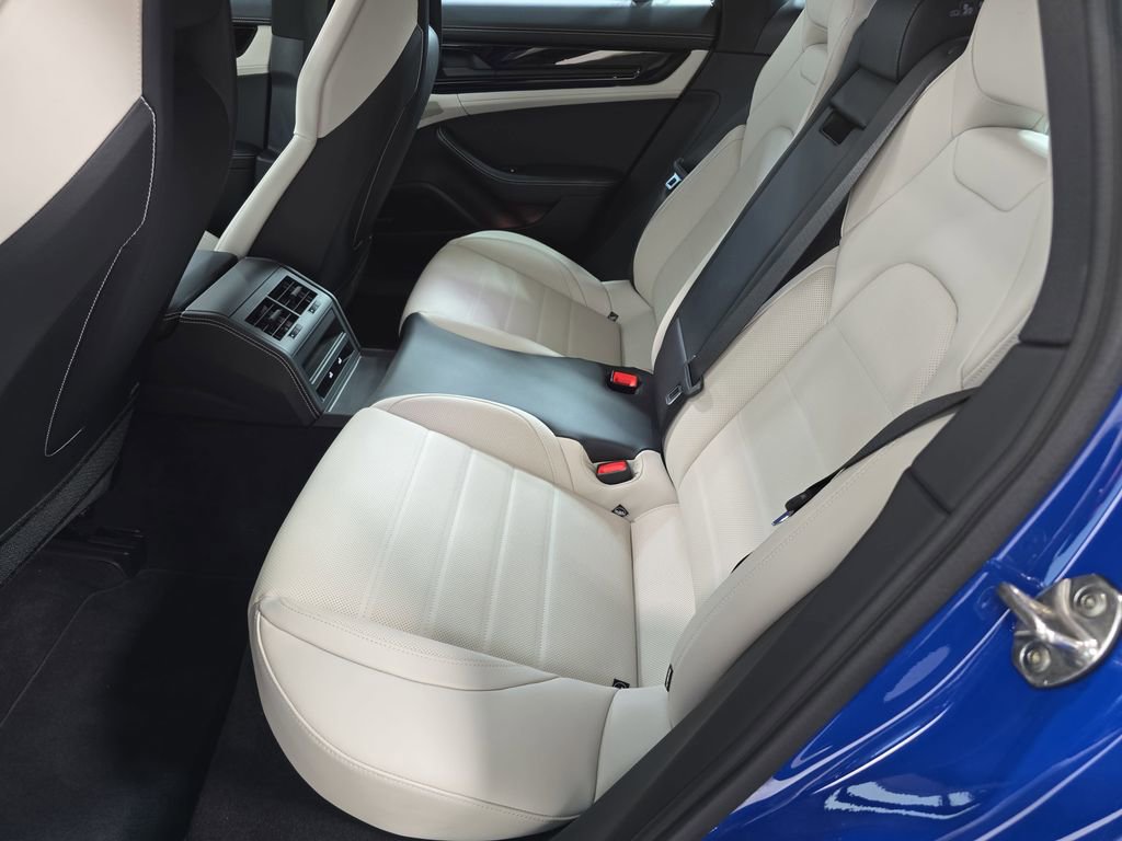 Used 2025 Porsche Panamera 4 E-Hybrid image 24