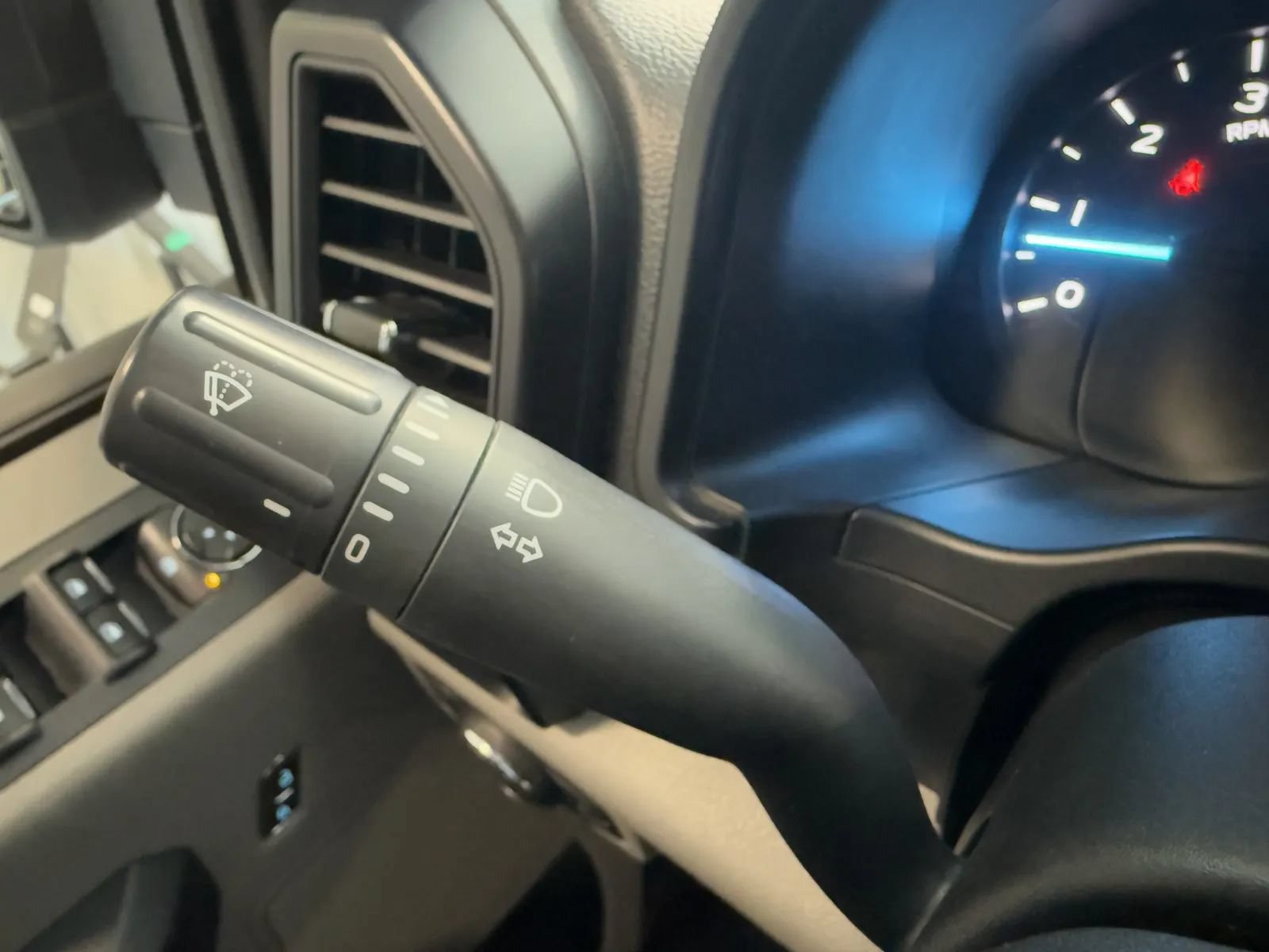 Used 2019 Ford F150 XL w/ Equipment Group 101A Mid AWD/4WD image 32