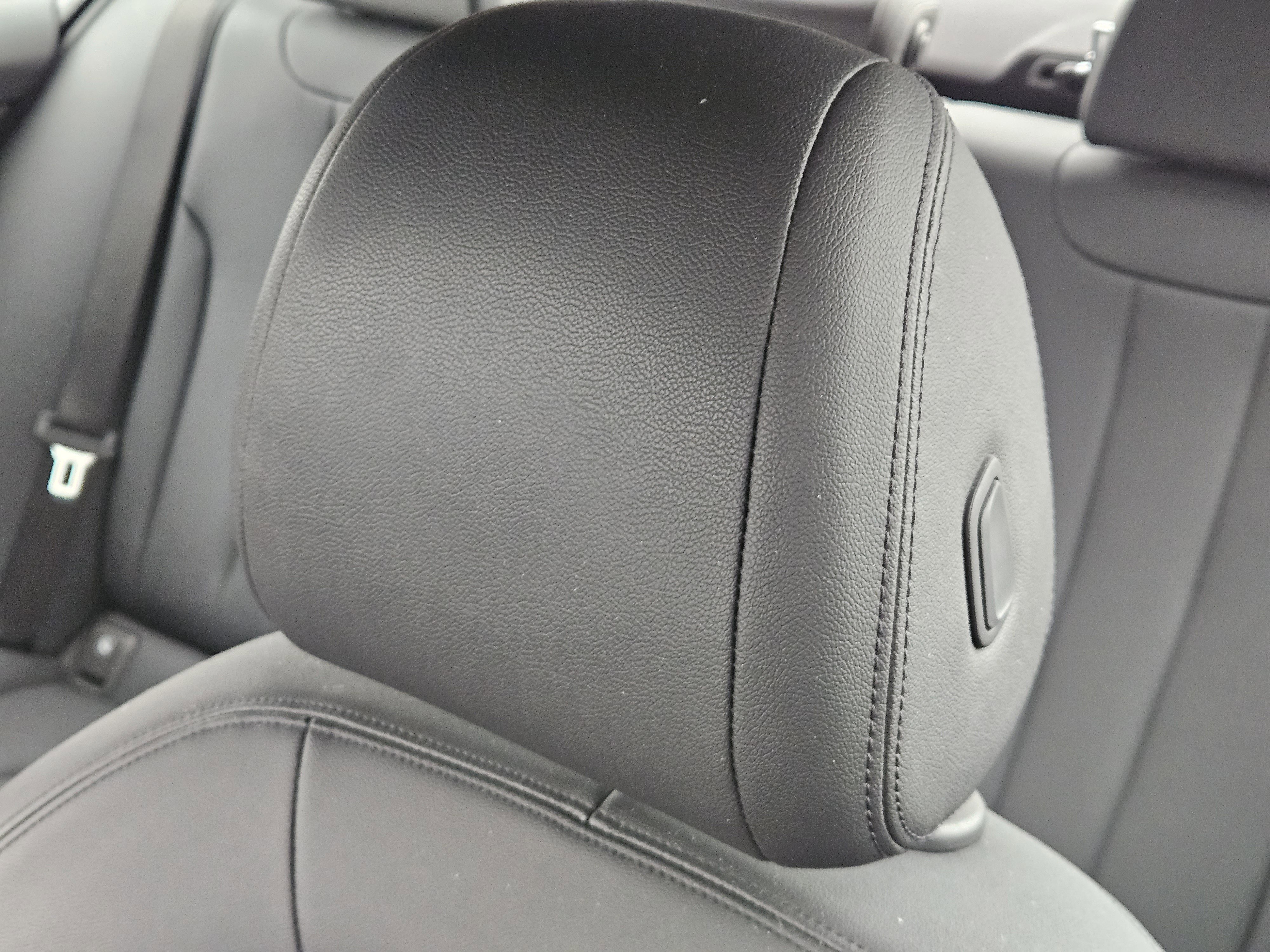 Used 2020 BMW 530i w/ Premium Package RWD image 16