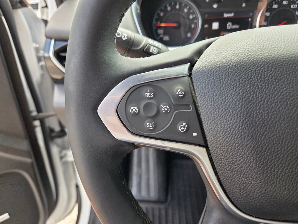 Used 2023 Chevrolet Traverse RS FWD image 32