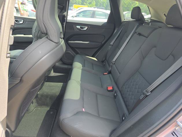 Used 2026 Volvo XC60 B5 Plus AWD/4WD image 9