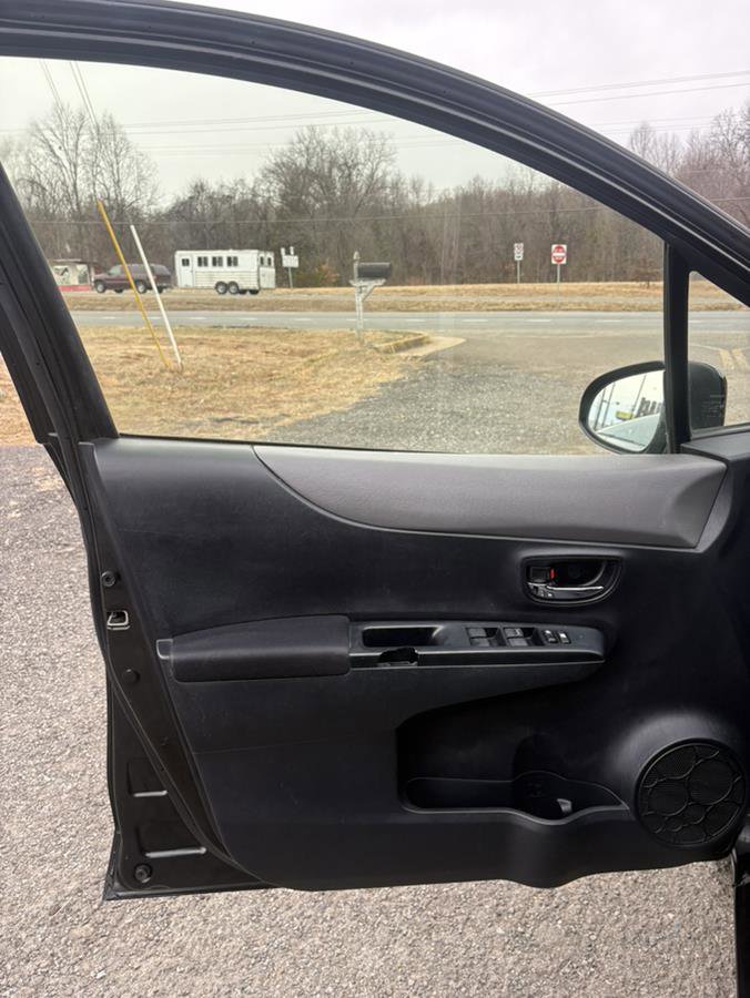 Used 2012 Toyota Yaris SE image 10
