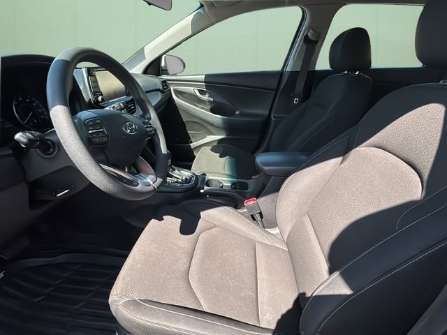 Used 2018 Hyundai Elantra GT FWD image 11