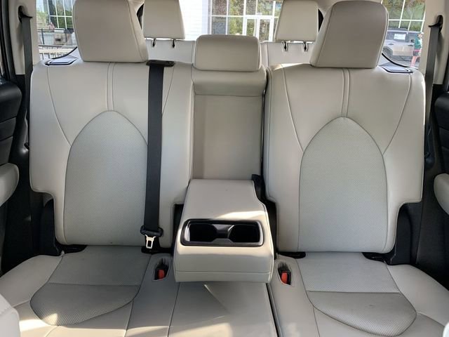 Certified 2024 Toyota Grand Highlander AWD image 31