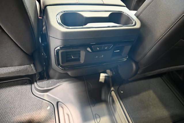 New 2026 GMC Sierra 3500 AT4 w/ AT4 Premium Plus Package AWD/4WD image 32