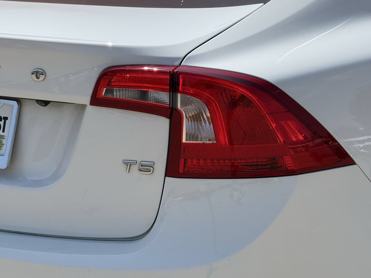 Used 2018 Volvo S60 T5 Dynamic w/ Vision Package FWD image 7