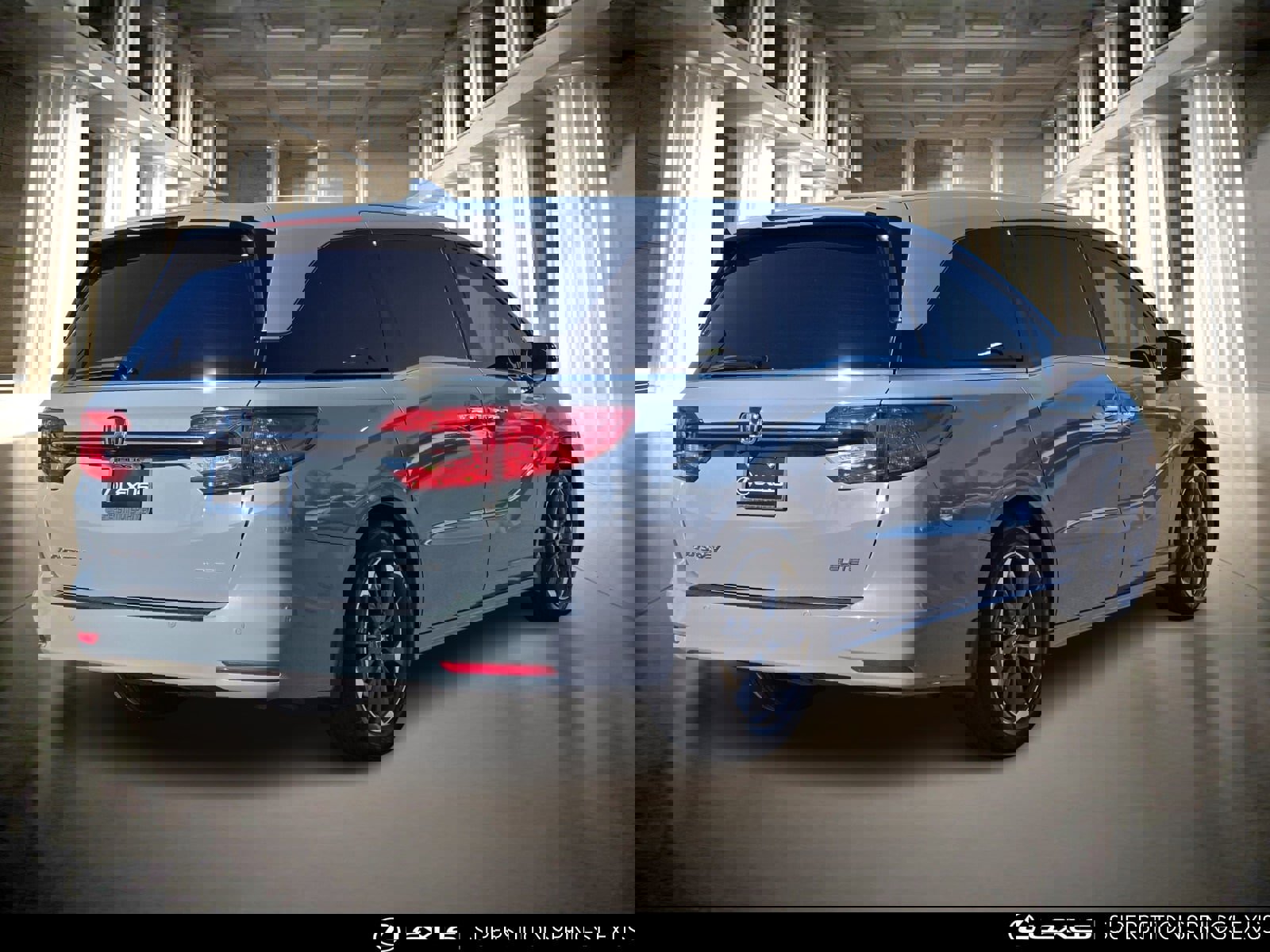 Used 2023 Honda Odyssey Elite image 4