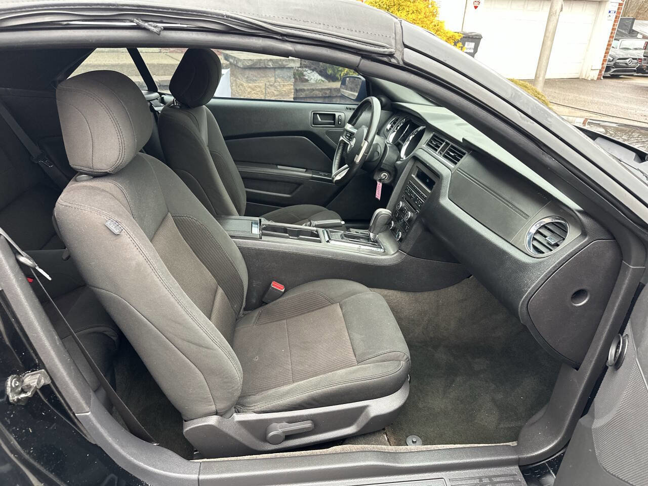 Used 2014 Ford Mustang Convertible RWD image 23