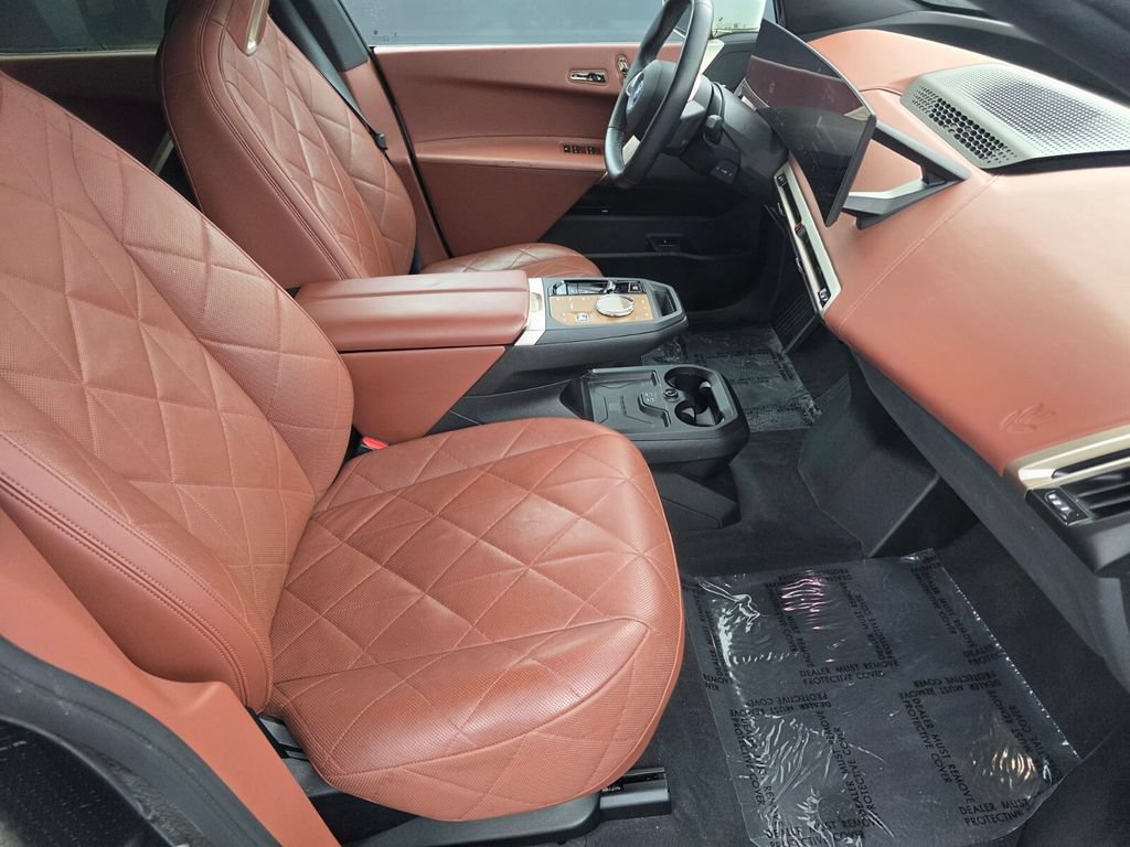 Certified 2022 BMW iX xDrive50 w/ Premium Package AWD/4WD image 27