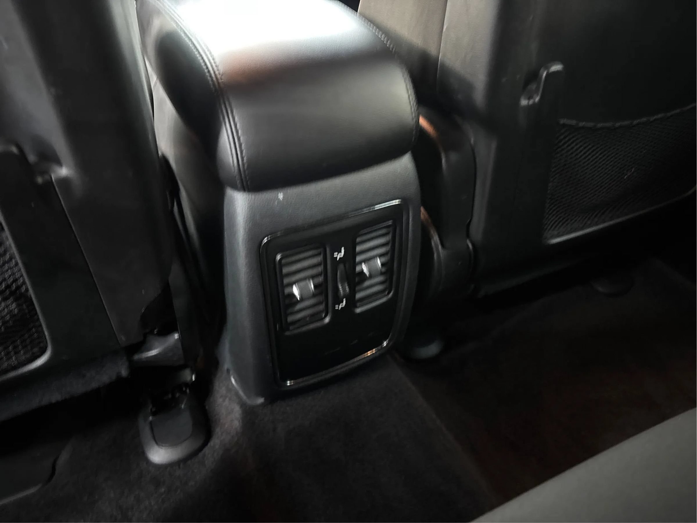 Used 2018 Jeep Grand Cherokee Laredo AWD/4WD image 25