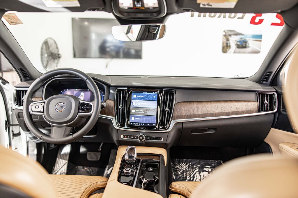 Used 2023 Volvo V90 B6 Cross Country Ultimate w/ Climate Package image 36