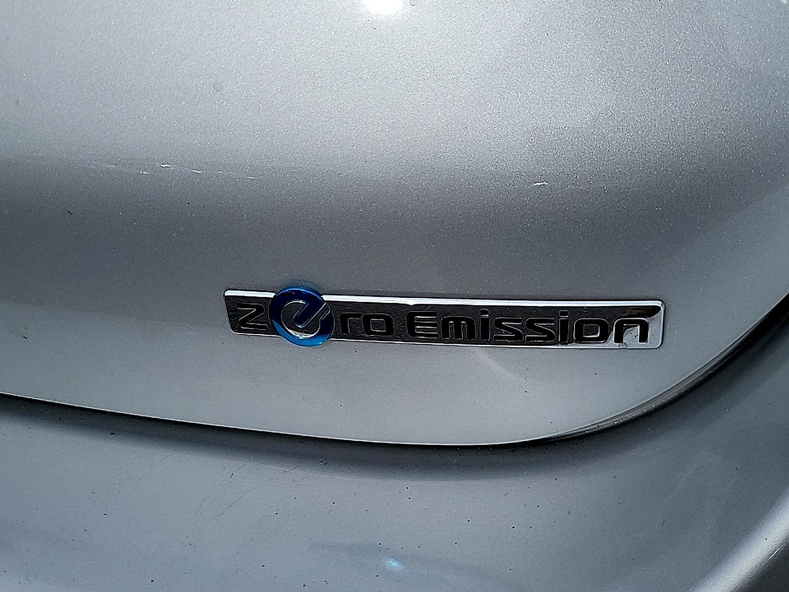 Used 2014 Nissan Leaf SV FWD image 32