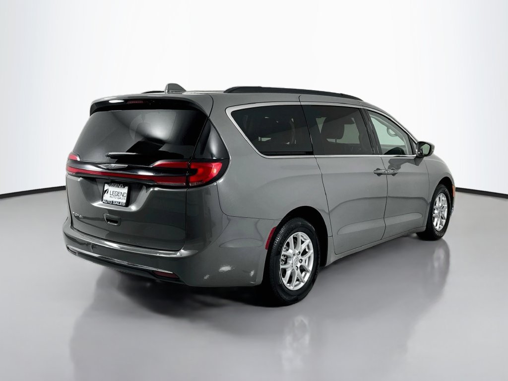 Used 2022 Chrysler Pacifica Touring-L FWD image 5