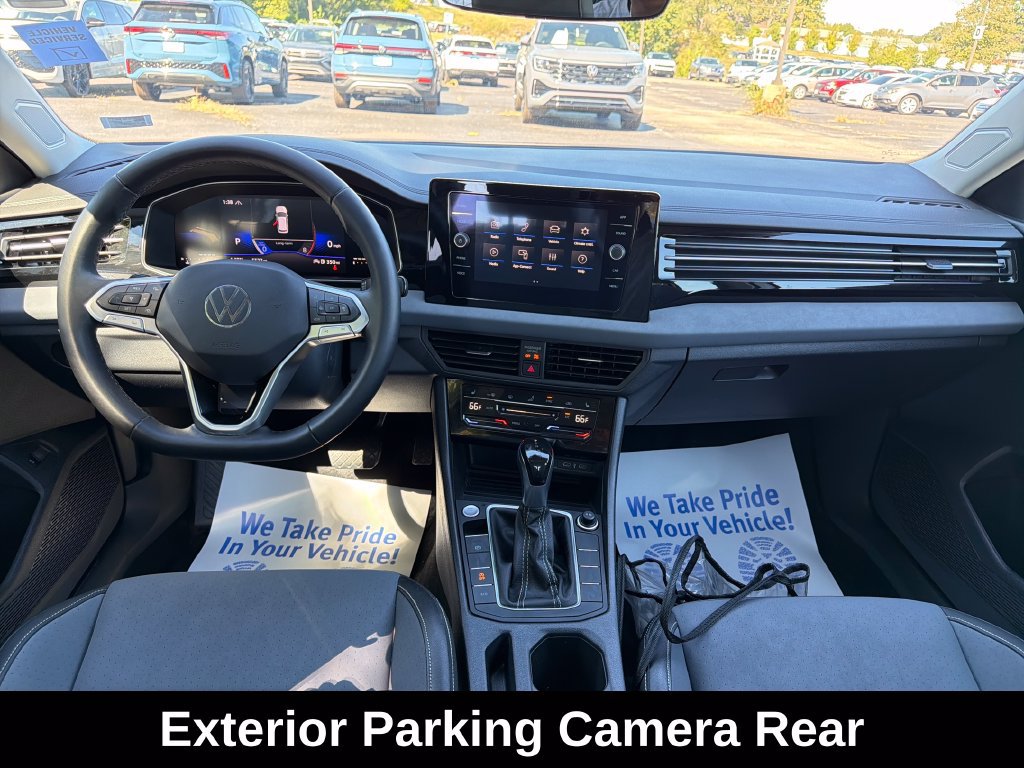 Used 2025 Volkswagen Jetta SE w/ Sunroof Package FWD image 15