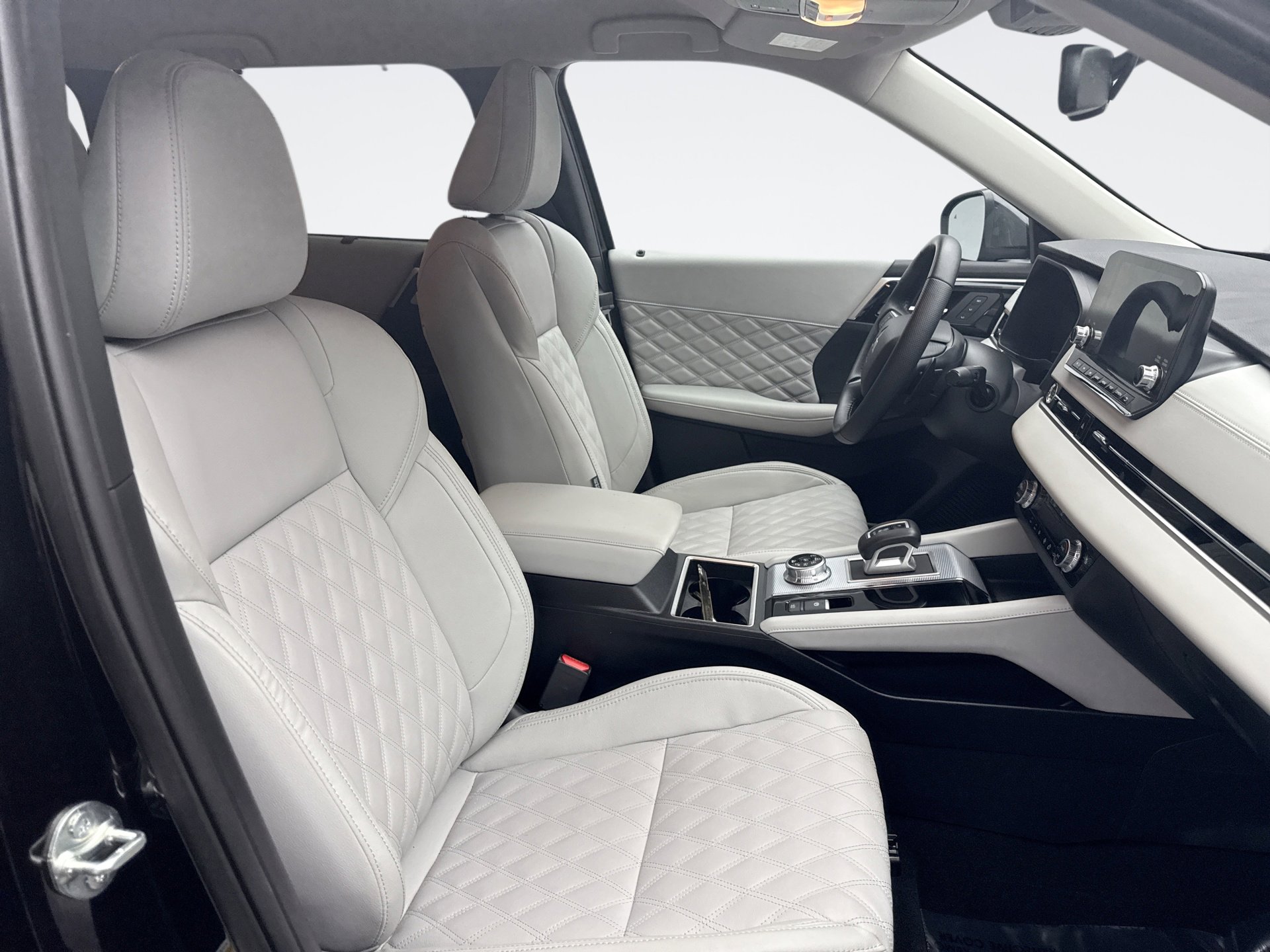 Used 2024 Mitsubishi Outlander SEL image 18