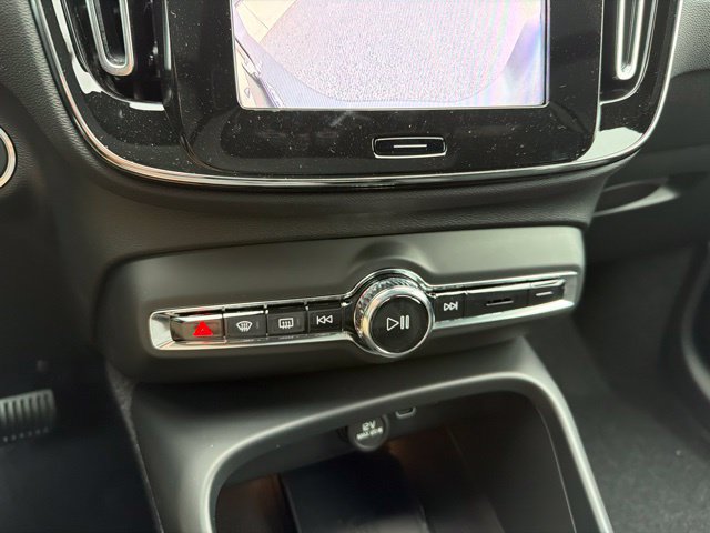 New 2026 Volvo XC40 B5 Ultra w/ Protection Package Premier AWD/4WD image 19
