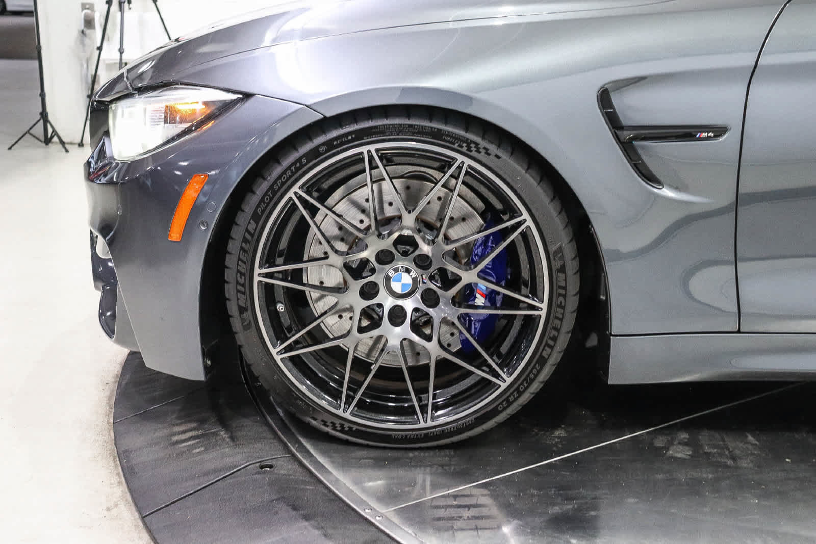 Used 2020 BMW M4 Coupe w/ Competition Package RWD image 10