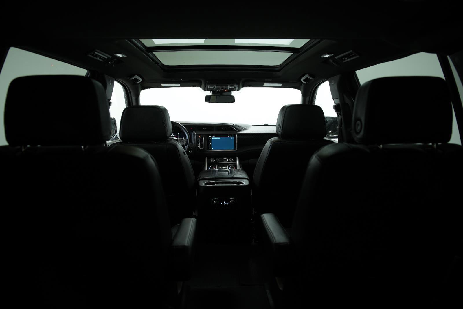 Used 2024 GMC Yukon XL Denali AWD/4WD image 15
