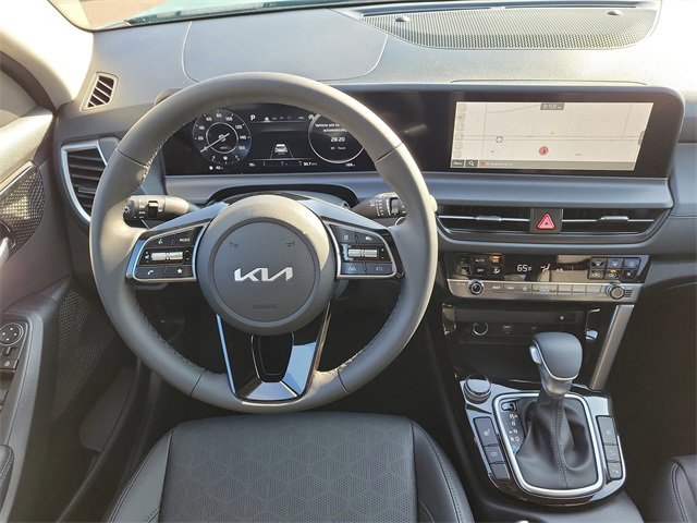 New 2026 Kia Seltos EX image 18