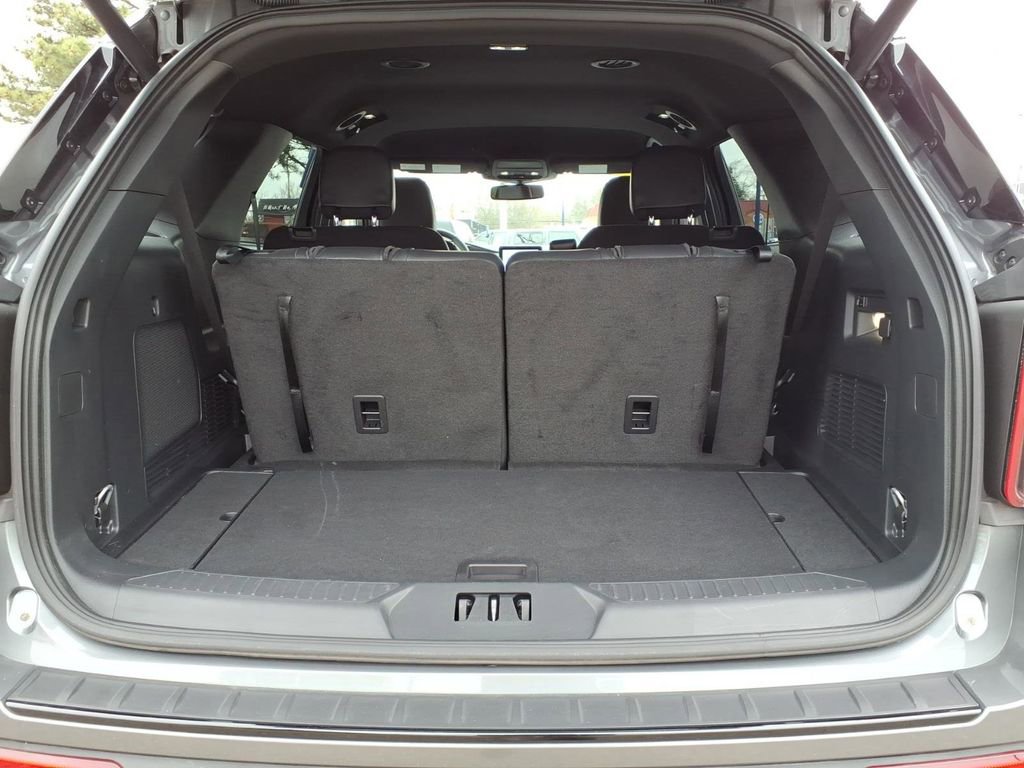 Used 2023 Ford Explorer ST-Line w/ Class IV Trailer Tow Package image 10