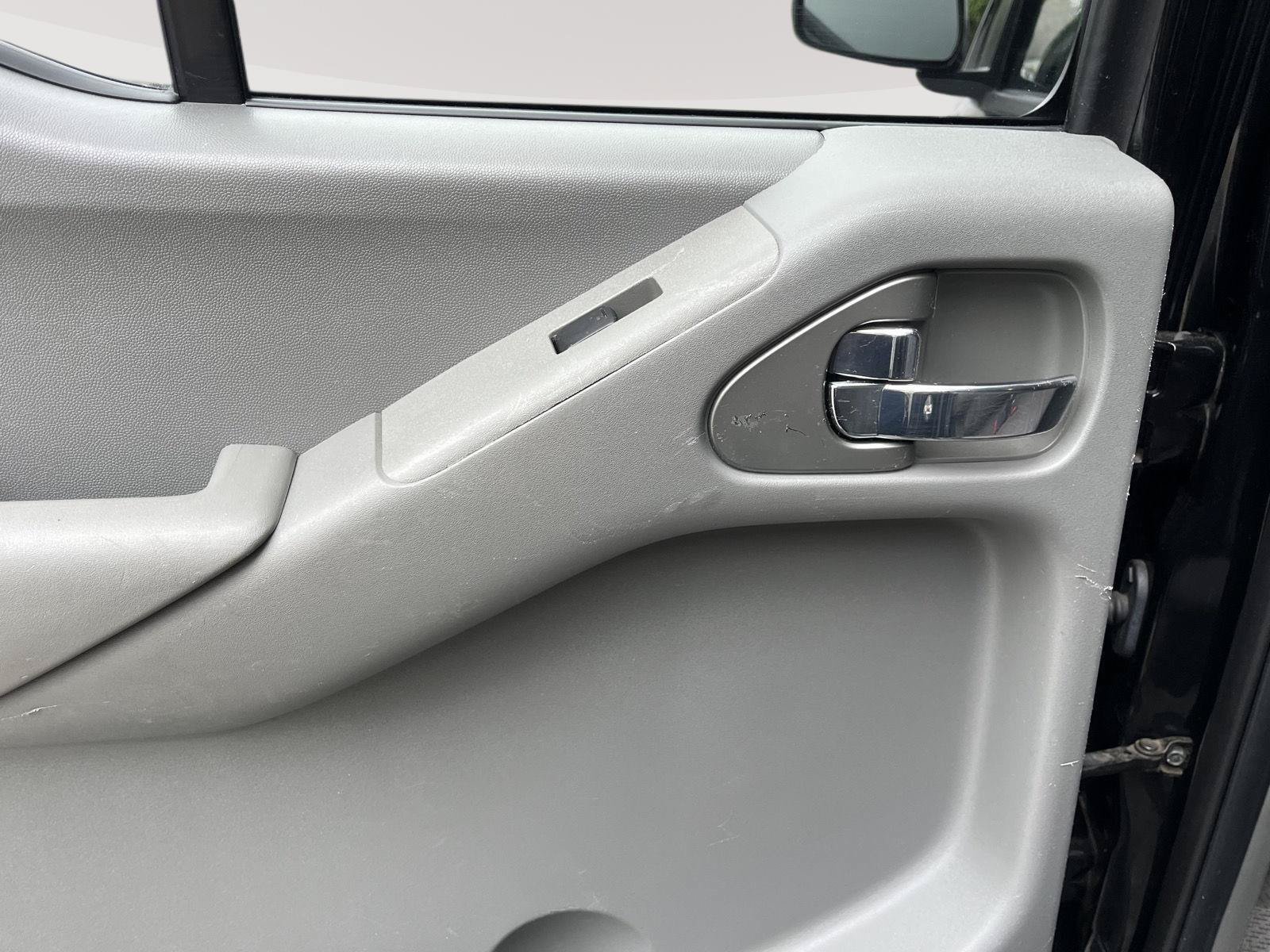 Used 2020 Nissan Frontier SV AWD/4WD image 16