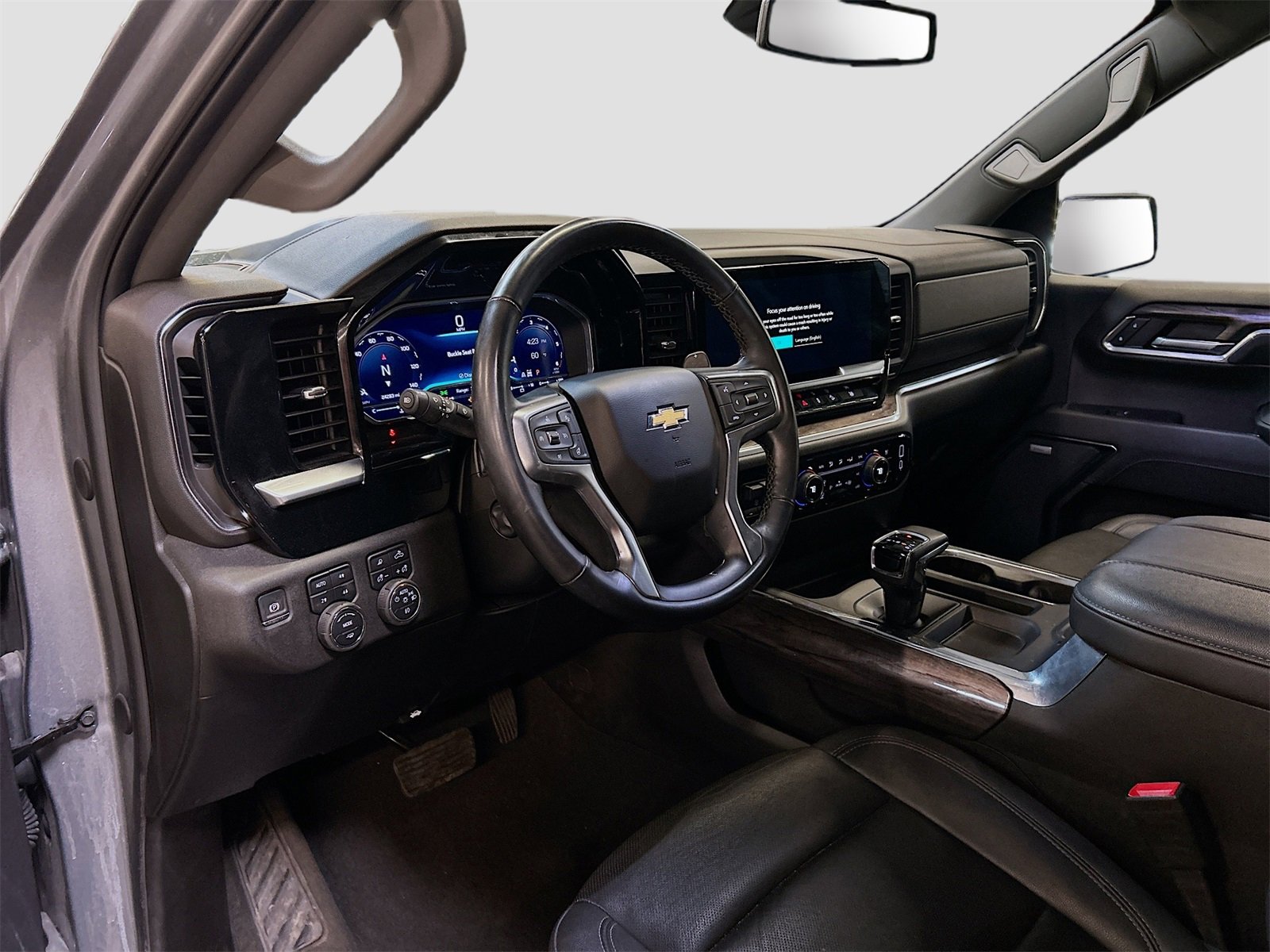 Used 2024 Chevrolet Silverado 1500 LTZ w/ LTZ Premium Package image 9