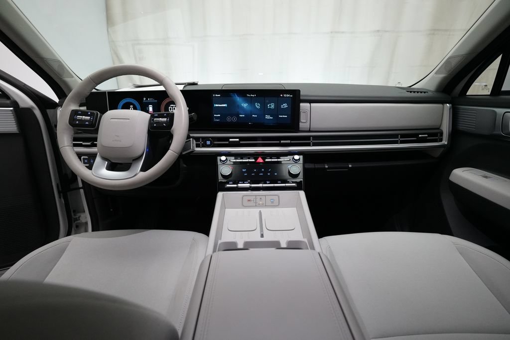 Used 2026 Hyundai Santa Fe SE FWD image 5