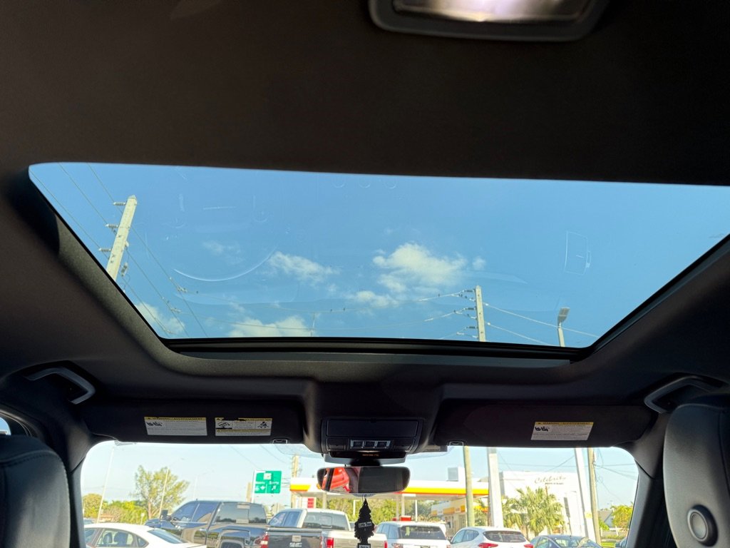 Used 2019 Land Rover Discovery SE image 36