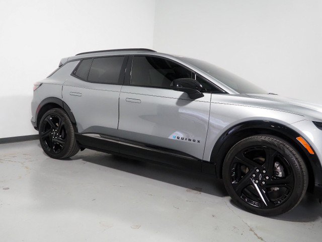Used 2025 Chevrolet Equinox EV RS FWD image 48