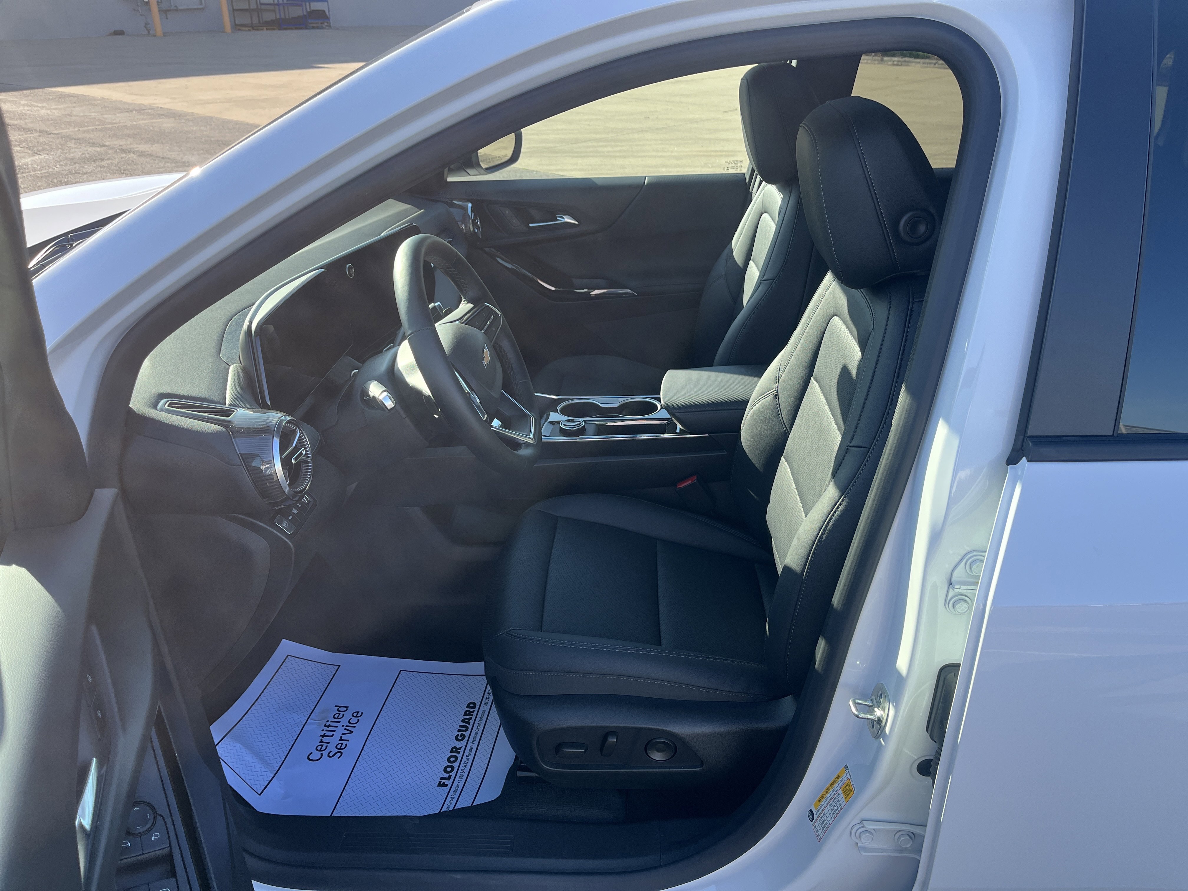 Used 2026 Chevrolet Equinox LT w/ Convenience Package II AWD/4WD image 9