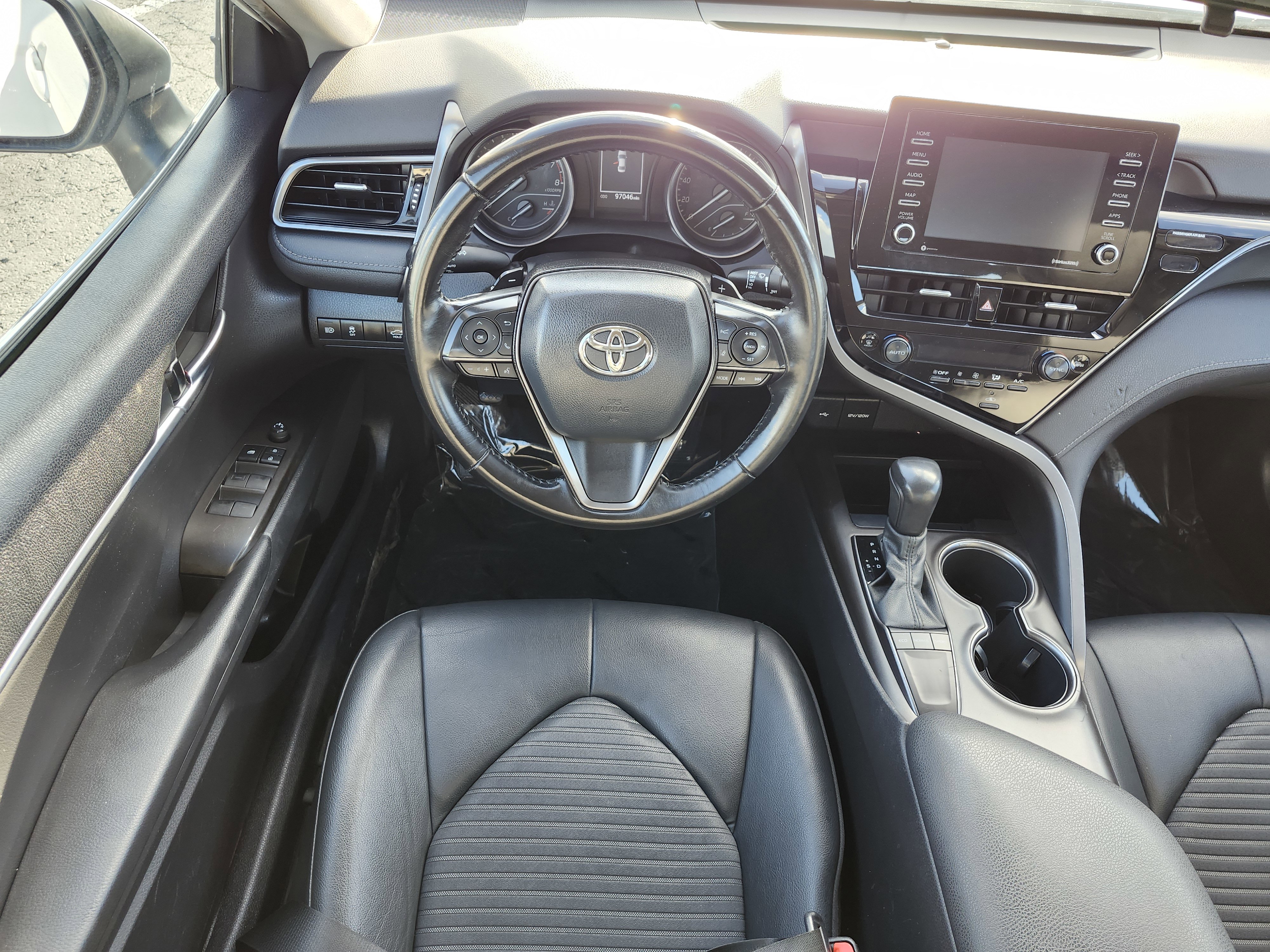 Used 2022 Toyota Camry SE FWD image 23