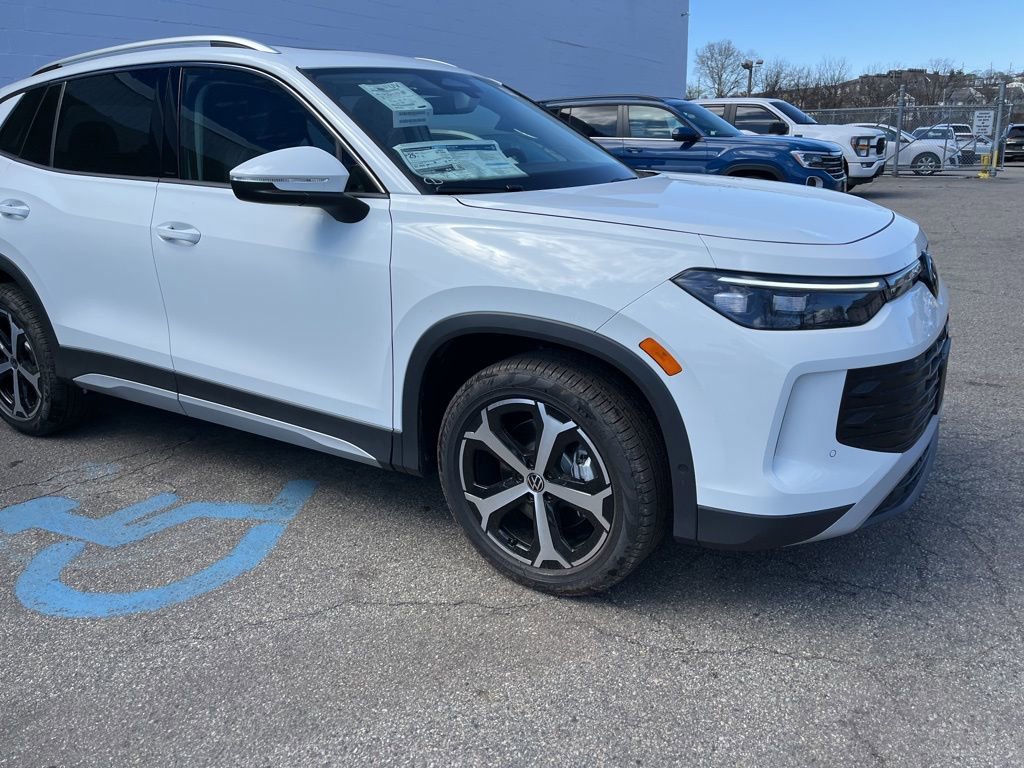 New 2026 Volkswagen Tiguan SE AWD/4WD image 8