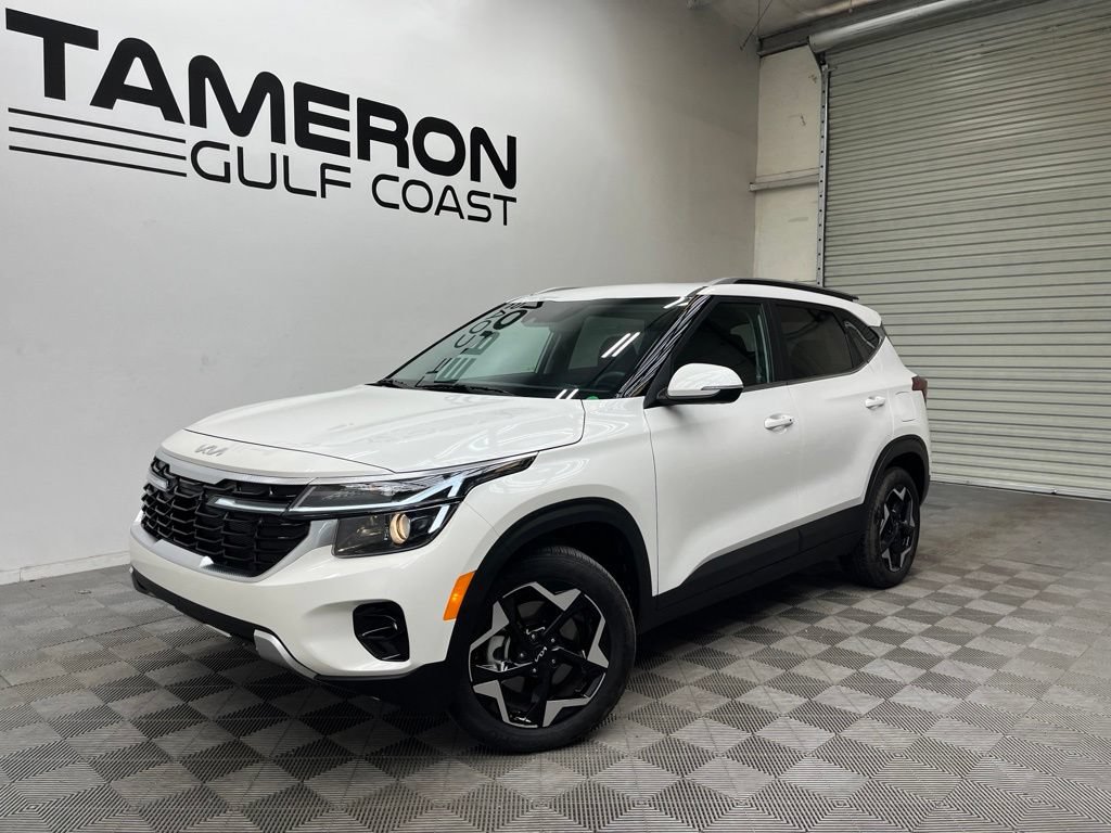 Used 2025 Kia Seltos EX AWD/4WD image 2