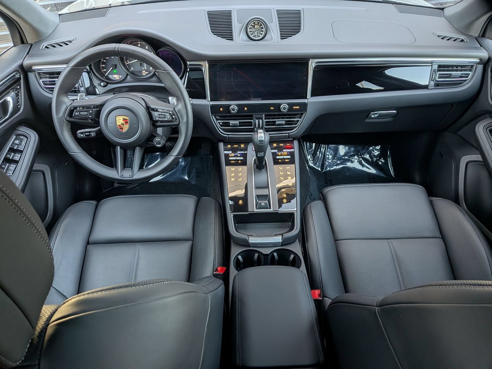 Certified 2026 Porsche Macan Turbo AWD/4WD image 21