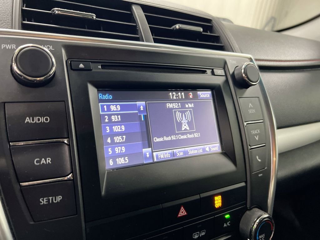 Used 2017 Toyota Camry SE FWD image 14